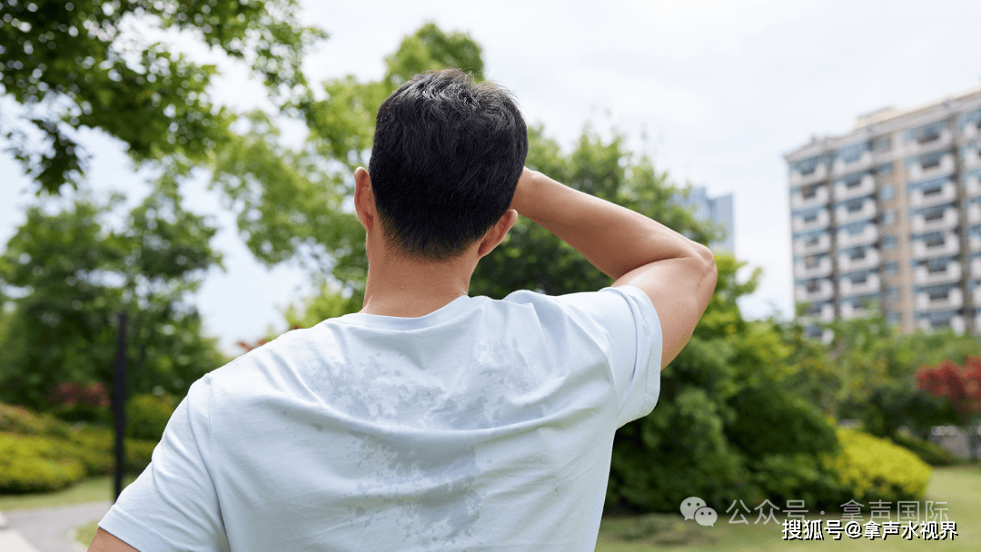 拿声国际|别等口渴才喝水！男性生理与代谢特点决定：补水优先级远超想象