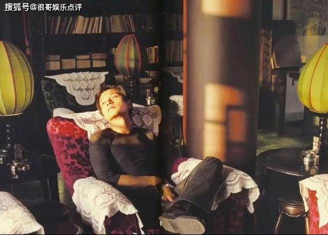 王晶爆料张国荣死因引争议，艺术成就不朽，尊重逝者成公众呼声！