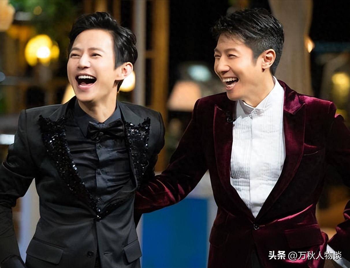 原创            何炅“伪善面具”被撕碎，父母离世、无妻无子，背后真相是什么