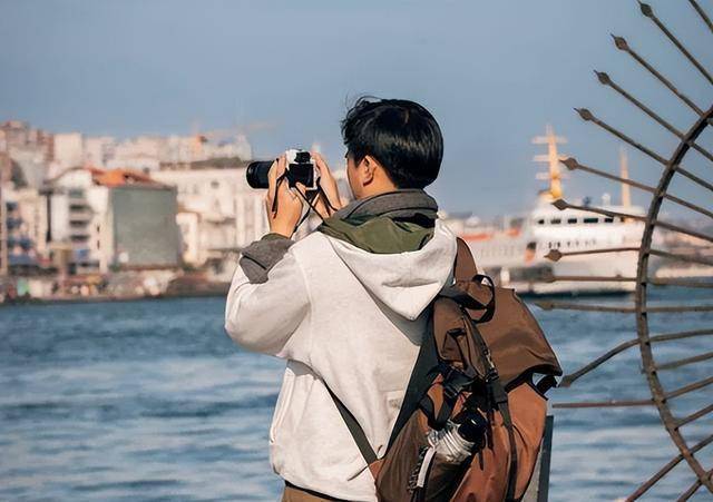 男人说他是直男，意思很好懂