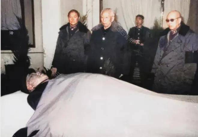 原创            10张老照片，聂帅的最后遗容，许世友的告别仪式，让人泪流满面