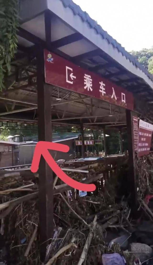 洛阳一景区有游客被洪水冲走失联3天，家属急寻称孩子哭着找爸爸，应急局：正搜救核实