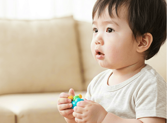 成都自闭症儿童语言发展过程有哪些异常表现？