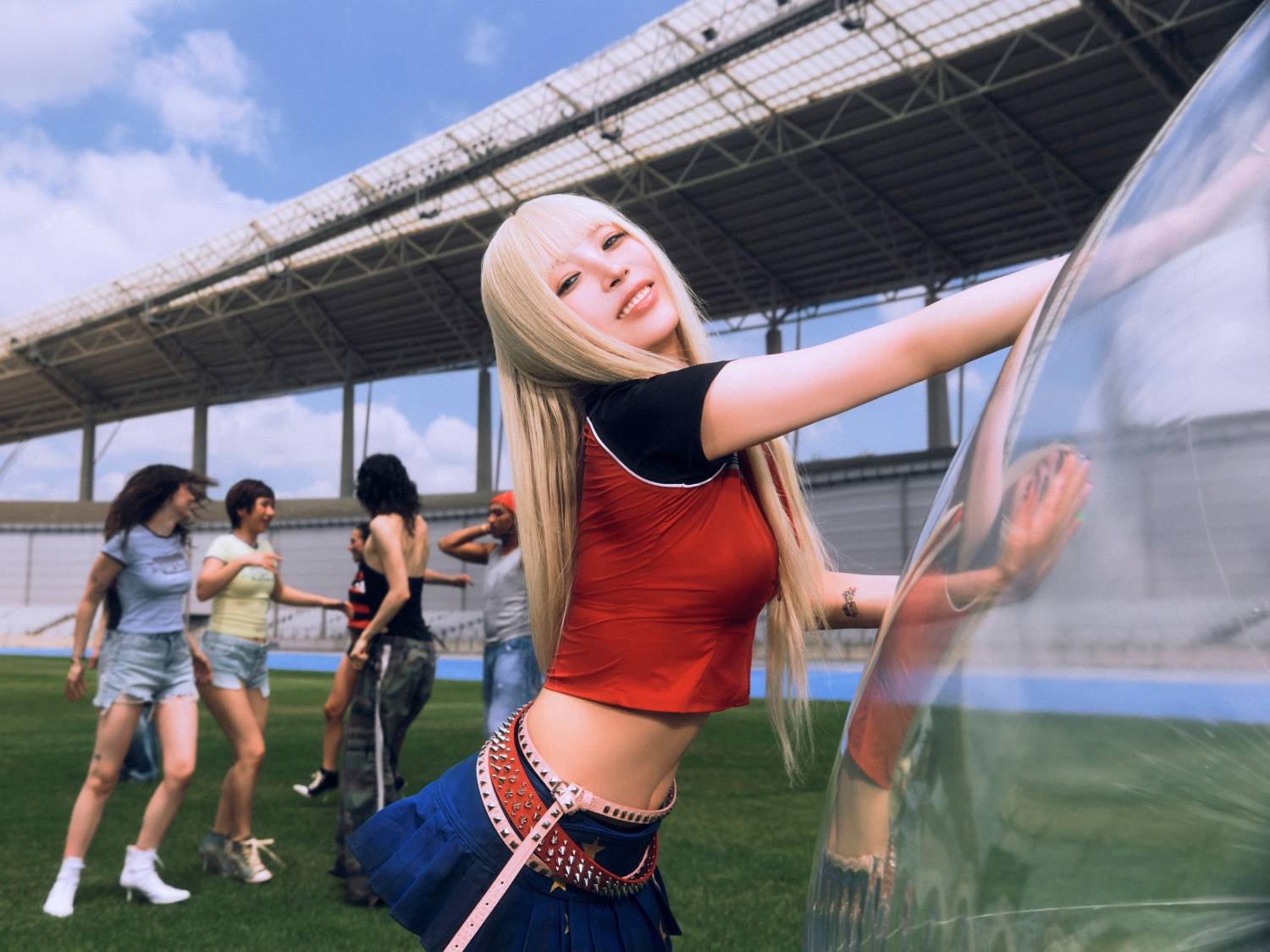 BoA值得信赖的自作曲即将公开！主打曲《Crazier》展现自信魅力