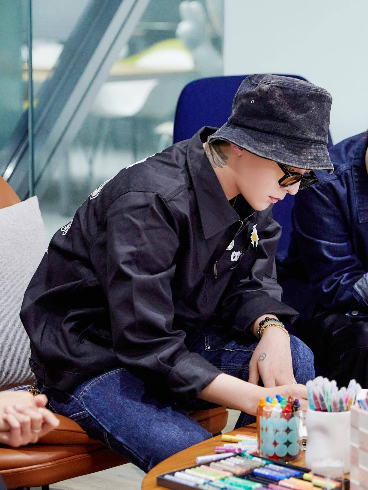 LINE FRIENDS携手G-DRAGON权志龙共创全新IP角色“ZO&FRIENDS”