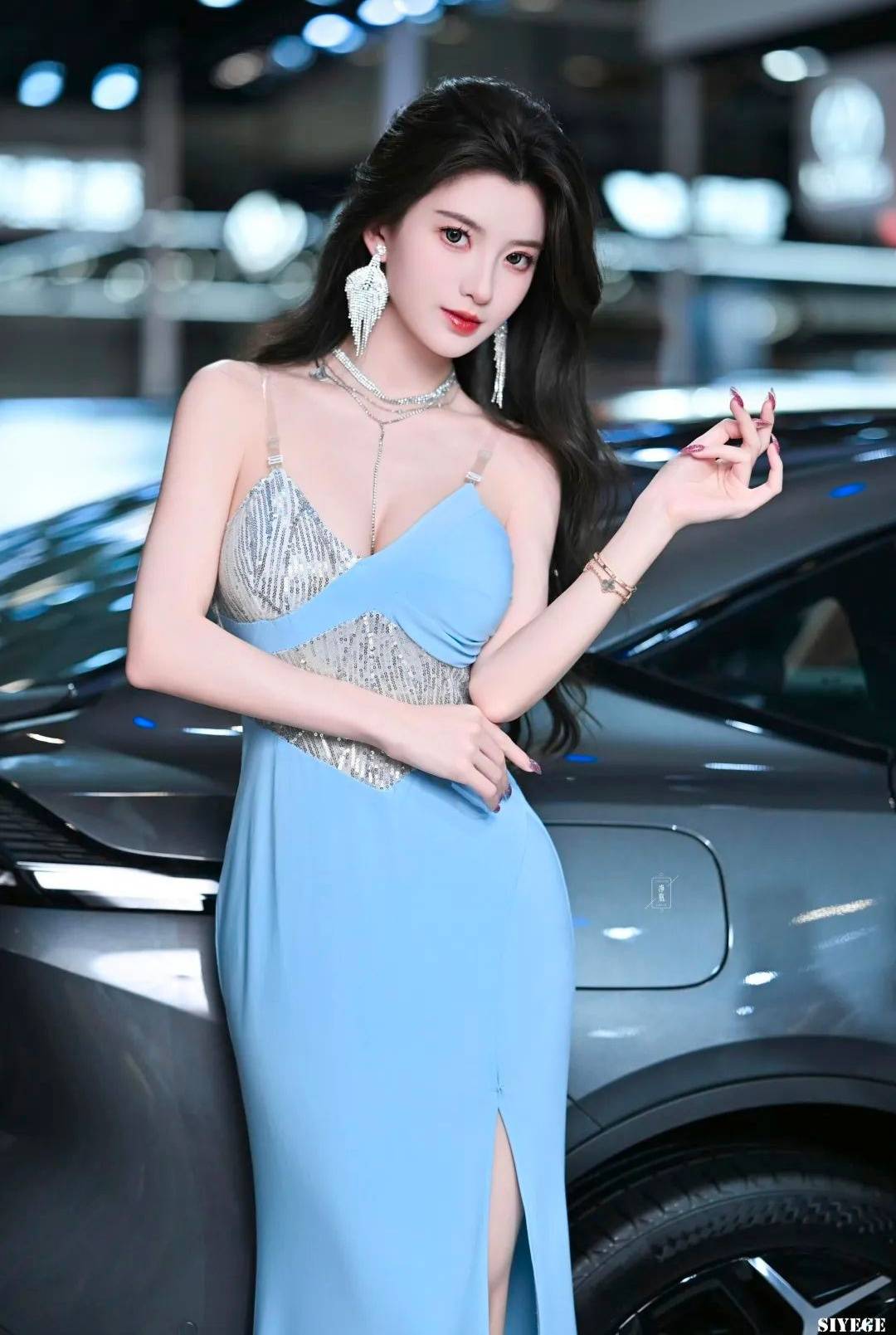 美女车模写真壁纸