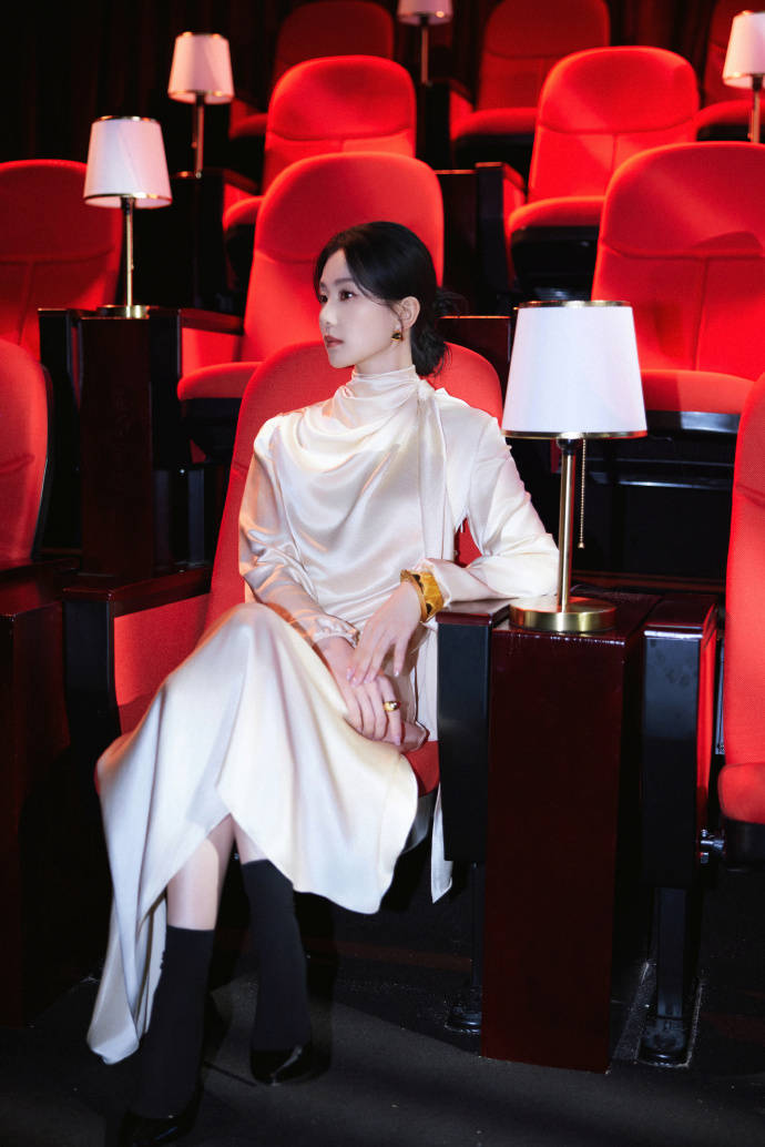 粉圈为什么那么多黑诗诗的人