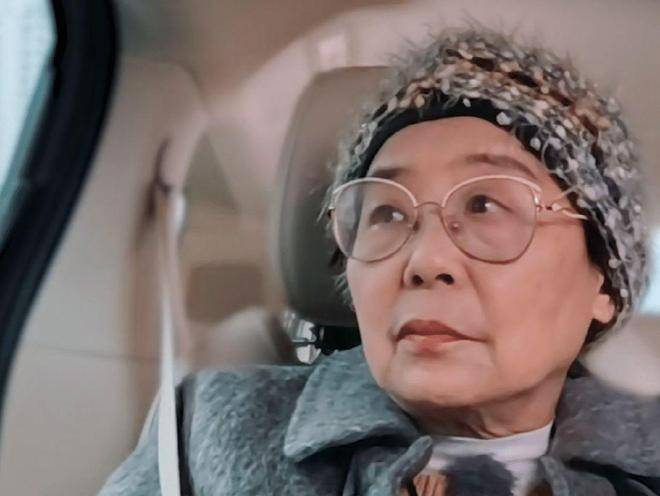 原创            为啥说黄圣依没有一个真人秀是白上的？看她跟妈妈如何沟通就知道