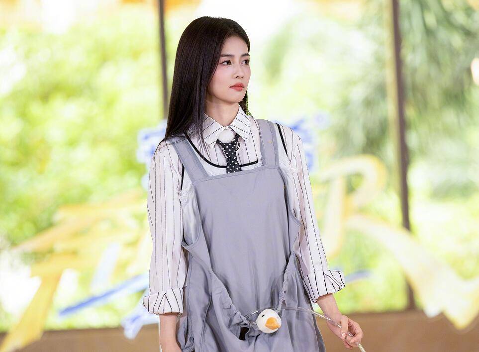 原创            不要再骂白鹿了！她才是“周深事件”最大的受害者