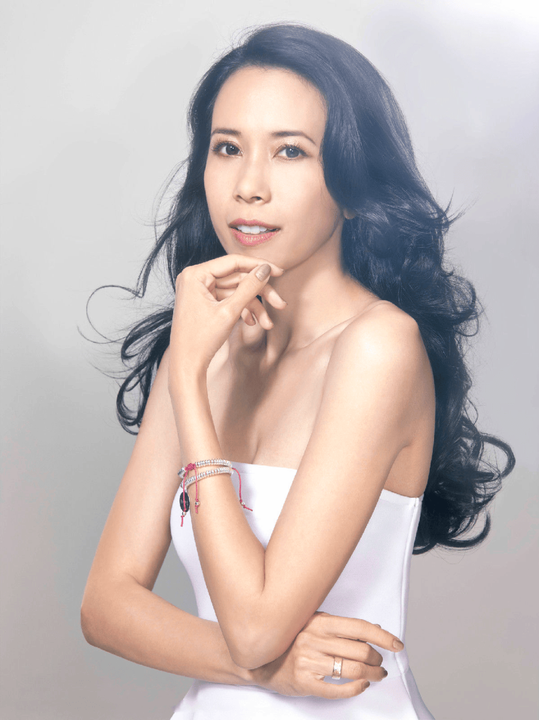 香港女星莫文蔚性感写真！104cm大长腿碾压娱乐圈