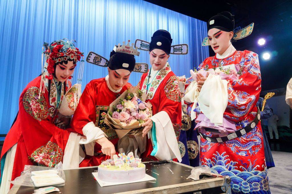 祖孙同台《贩马记》；最年轻一代昆剧人毕业了