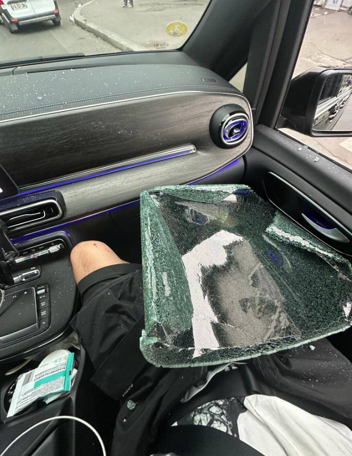 中国女演员自曝巴黎高速遇破窗抢劫，发博提醒大家注意出行安全