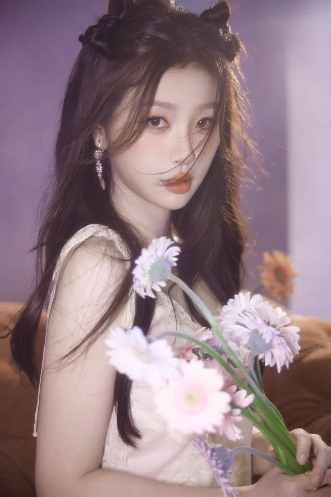 榜妹热线 ｜虞书欣拿下高奢代言？陈哲远新剧被作没了？陈都灵杀青？章若楠新电影？梁洁曾舜晞二搭？