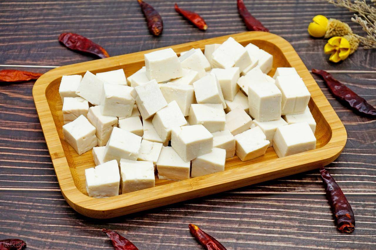 原创            入伏后，建议中老年：少吃生姜和豆腐，多吃4样，消暑不上火！