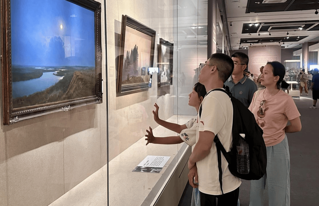 中俄文化年“俄罗斯当代艺术大师经典作品展”在海口开幕