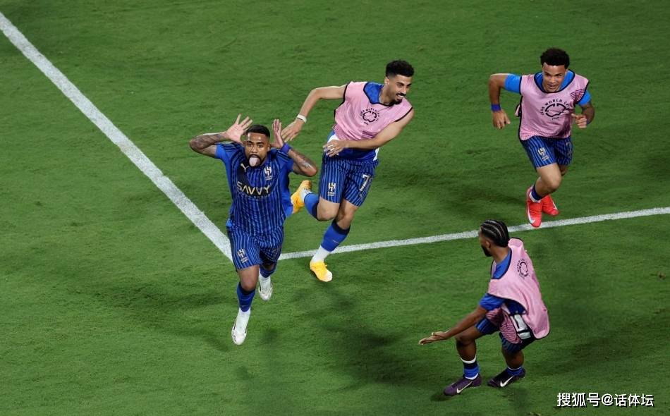 曼城爆冷出局！核心认输：新月更强蓝月亮问题出在哪？