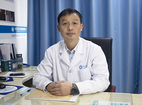 高炳中医生深耕白癜风领域：一站式方案，助患者重获新生