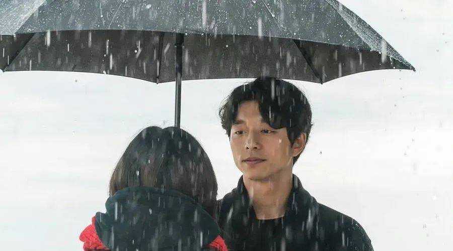 “让霸总拿折叠伞的剧组，自觉解散吧”