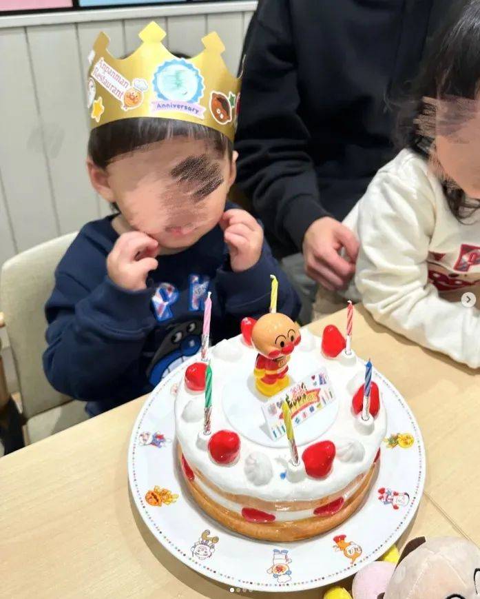 原创            太抓马！小日子前恋综男顶流，16岁结婚，18岁二胎，23岁离婚下海