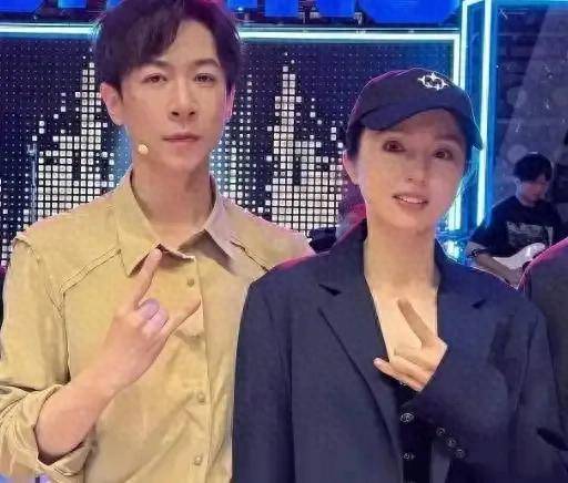 原创            董璇张维伊综艺官宣，幕后暗藏玄机，节目细节揭示真实关系