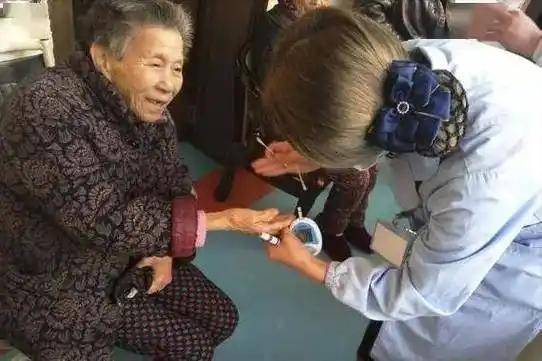 越来越多人查出糖尿病！医生含泪苦劝：罪魁祸首已揪出，4物少吃