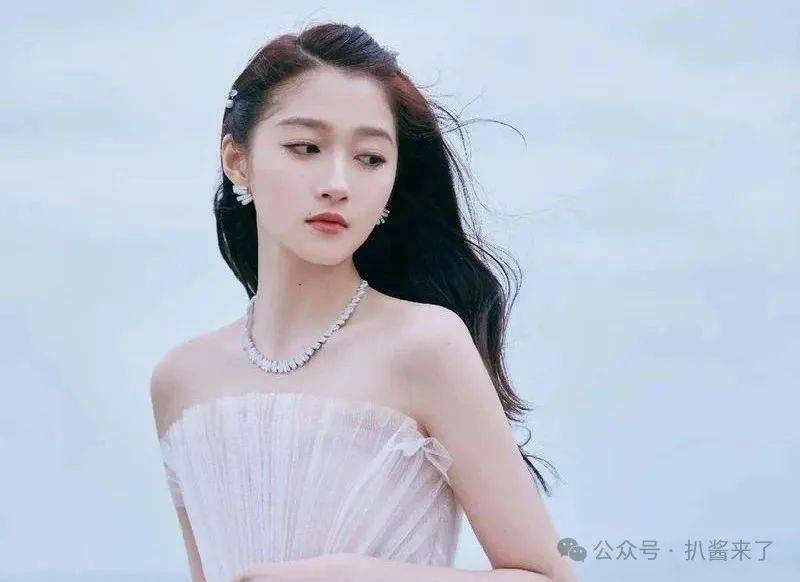 【2025.7.23】刘念何聪睿真的在一起了？顺恨cp会不会同台互动？能说说李昀锐？明星发红包的钱自己出？关晓彤资源好？