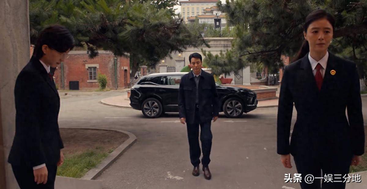 原创            《以法之名》这七人的老婆，郝平娶机场播音员，他妻子是公职人员