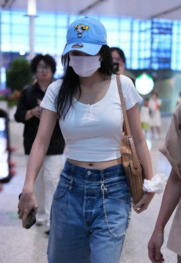 论身材的哇塞程度，程潇是毋庸置疑的。