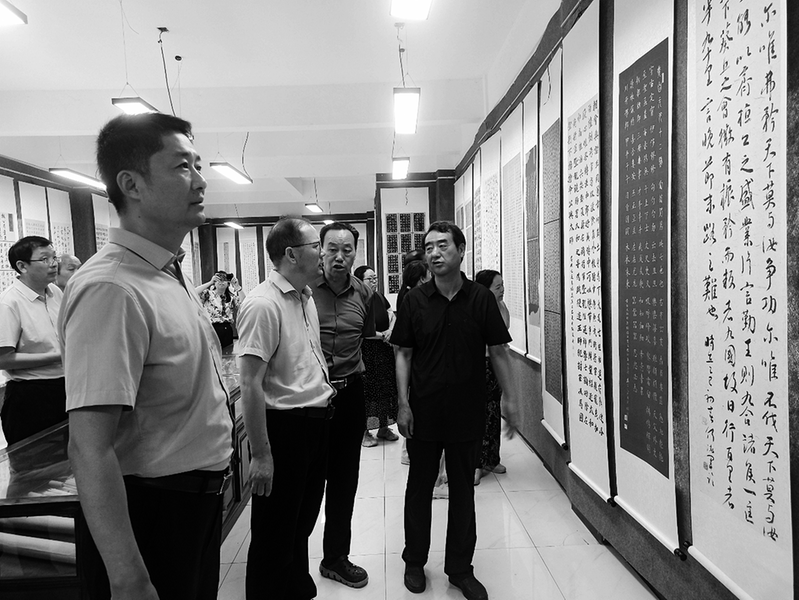 洛南县举行第三届书法篆刻临作展