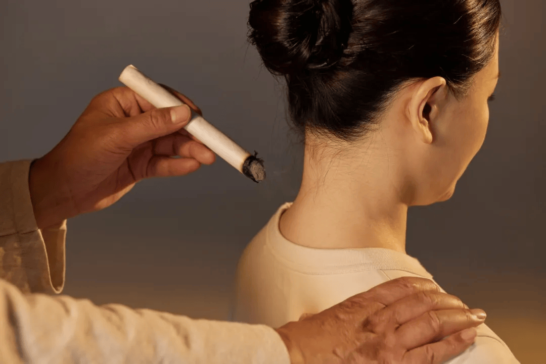 三伏艾灸它，排出一身毒，还能去皱养颜！