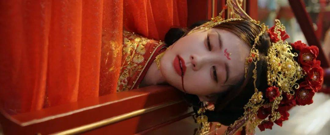 好久没见这么癫的剧了...这次李一桐能靠“搞笑女”翻身吗？