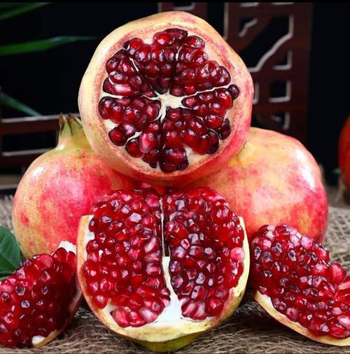 石榴泡酒的比例是多少？正确比例让酒香浓郁又健康！