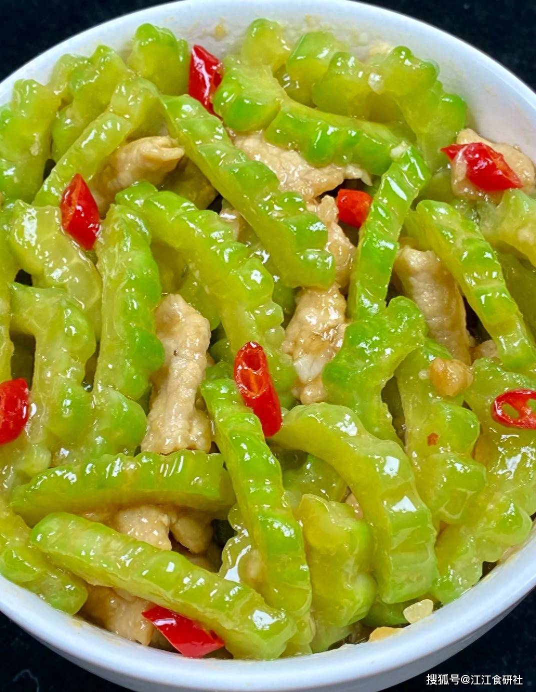 原创            三伏天就吃这菜！使劲吃，排毒消炎还利尿，鲜嫩不贵，别错过