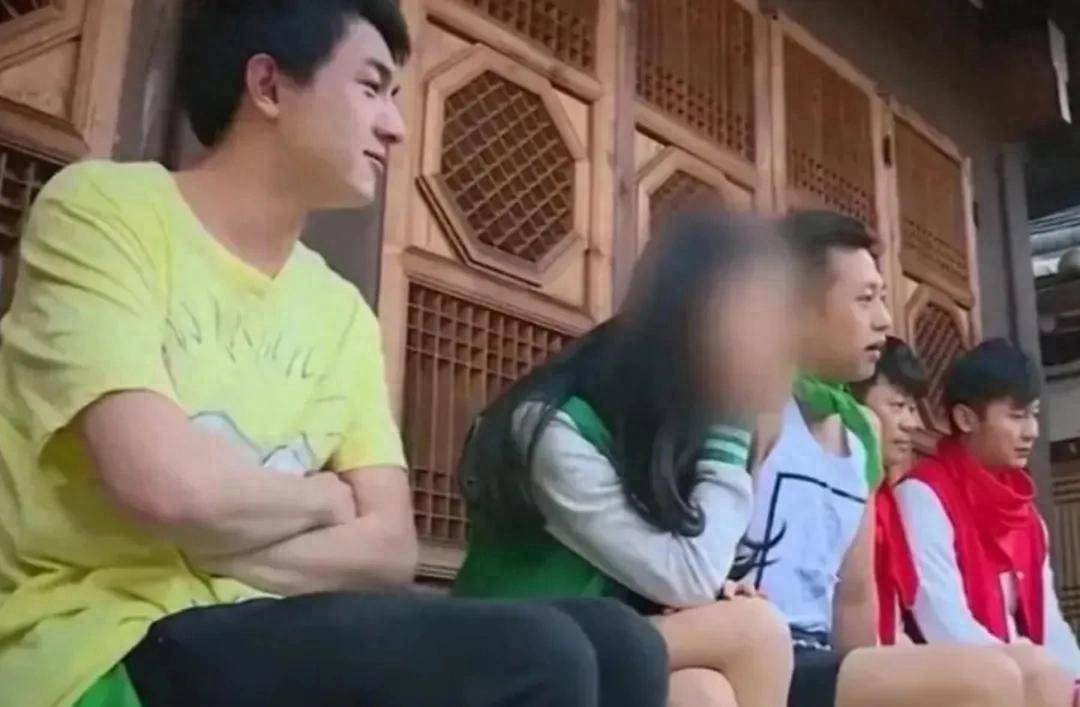 原创            杨颖跑男被打码，只能跟网红带货，面露谄媚星味全无