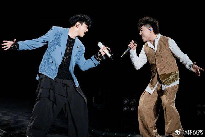 原创            天王天后的演唱会，才是最搞笑的短综艺