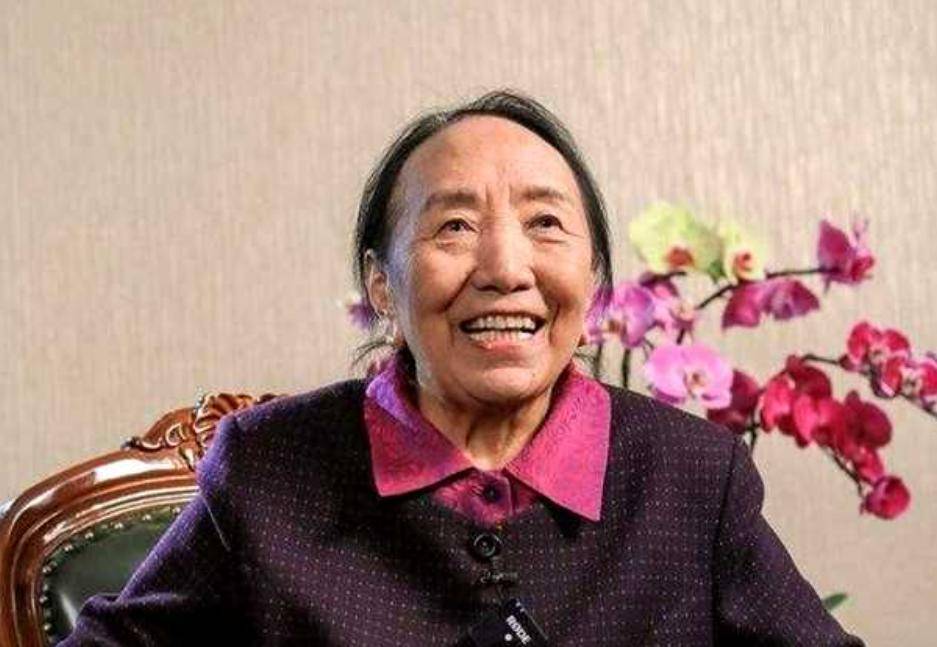 人民艺术家才旦卓玛，嫁大6岁军官丈夫，晚年却白发人送黑发人！
