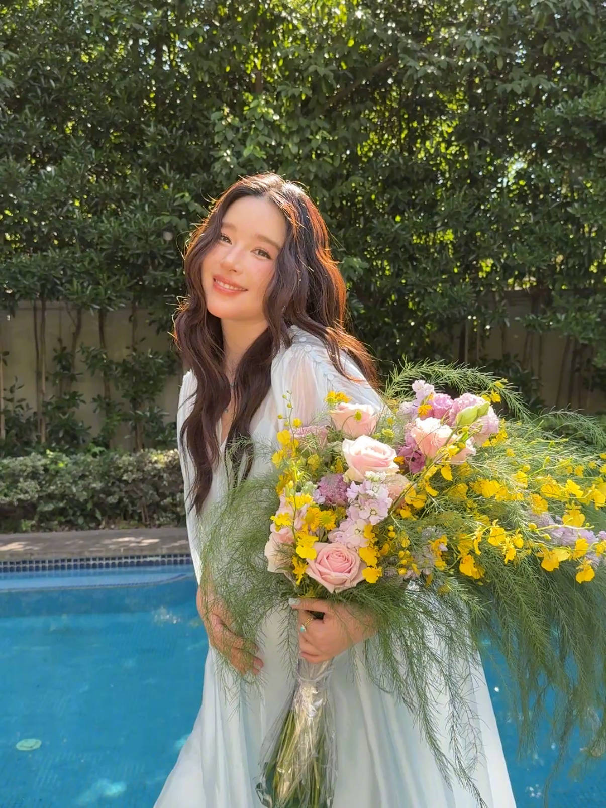 阚清子晒孕肚照正式官宣怀孕！称宝宝是“最好的礼物”