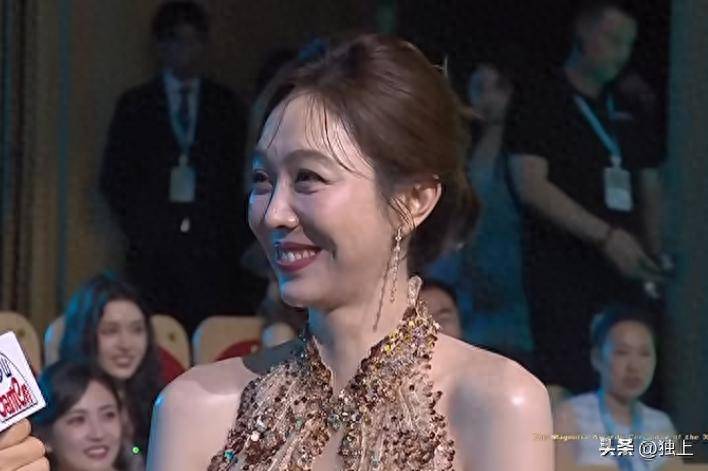 原创            白玉兰晚会“画风突变”！姜妍灵魂拷问，男演员今晚最馋哪道菜？