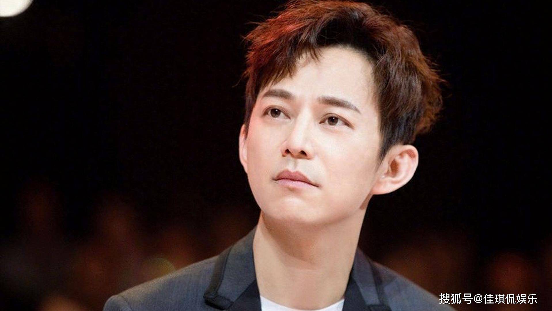 51岁何炅：从综艺一把手到被保姆起诉，节目停播，现状令人唏嘘