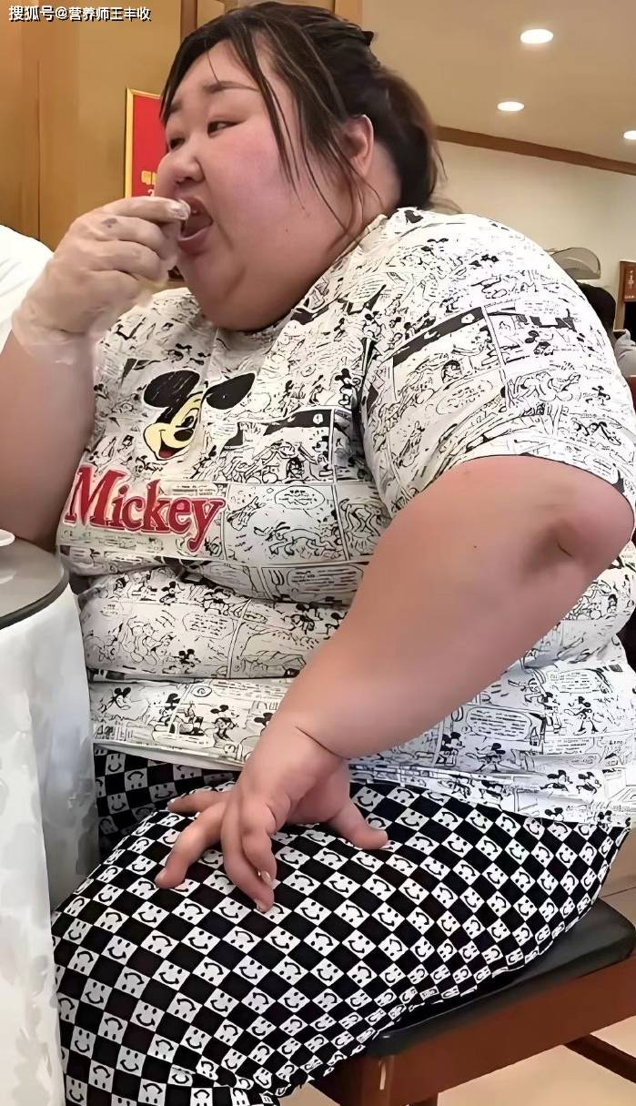 原创            女的上身赘肉多些，下肢大腿更是粗壮，这就是心力差的表现！