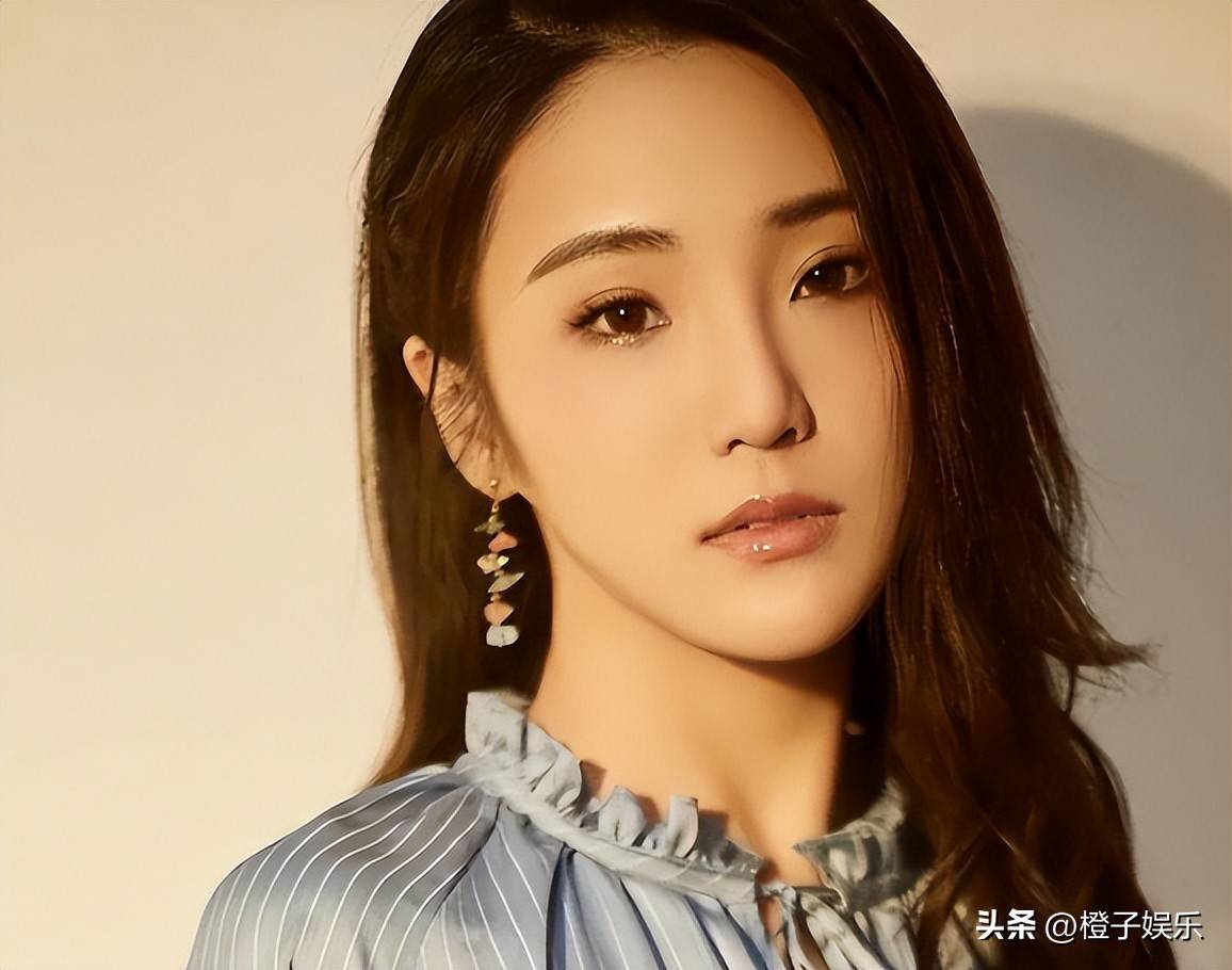 原创            张凯丽意外震惊，27岁女儿登综艺，老脸丢尽无奈