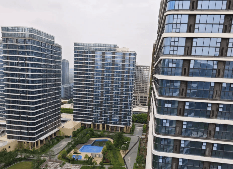 雪中送炭，明起施行！最高法明确支持烂尾楼业主“拿回”购房款