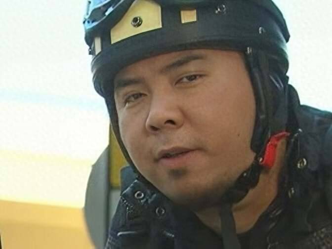 TVB演员患罕见免疫疾病，治病花光积蓄陷财困，在街头努力卖唱