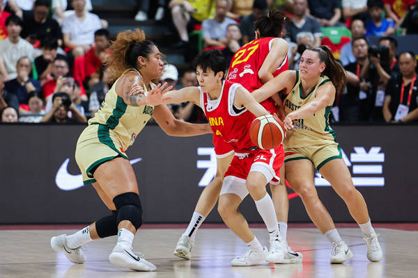 热身赛-杨舒予15分杨力维关键2罚 中国女篮逆转澳洲