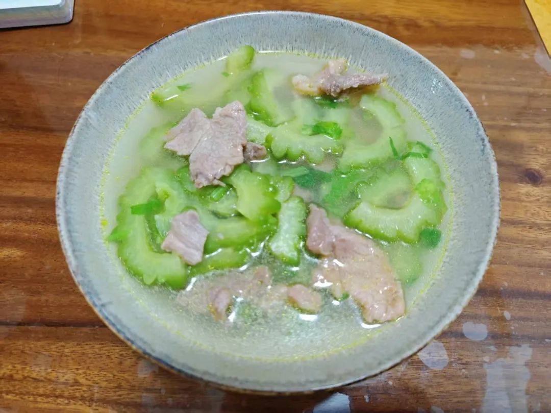 小暑后，这汤起劲喝，胜补药！热乎乎一碗下肚，逼走湿气、清热解毒还降火