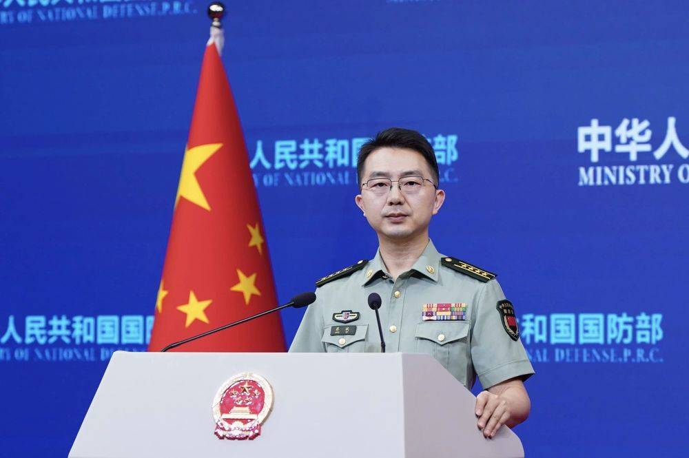 一些国家与中国商谈采购歼-10战机 国防部回应