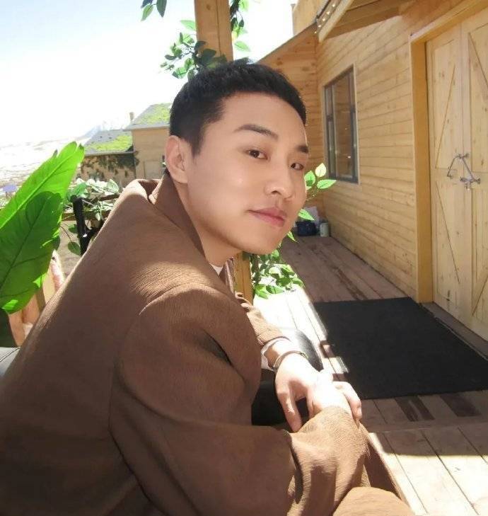 原创            徐志胜称孟子义本色出演，平时撒娇像姜桃花，性格贴合角色