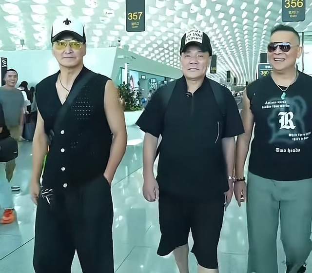 原创            三位香港艺人齐聚宁夏！何家劲租万亩农田，吴毅将开拖拉机好惬意