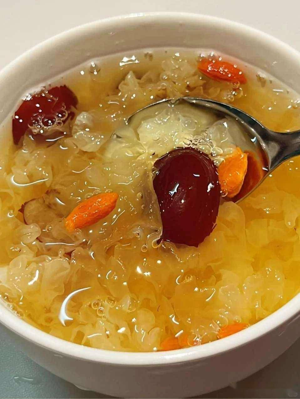 原创            由内而外的年轻！中年女性抗衰关键：坚持摄入这7种“超级食物”！