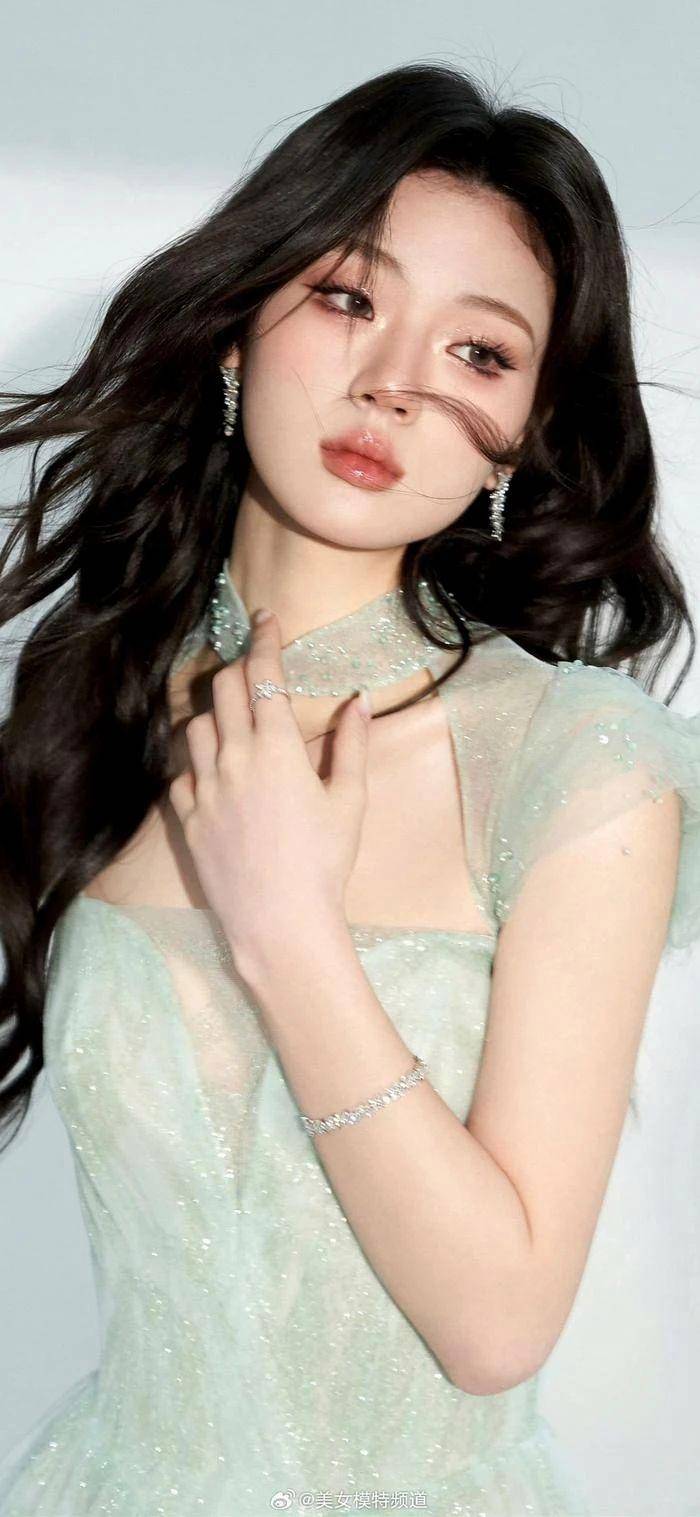 原创            单依纯的价值观是什么？她的答案，读过余华《活着》的人都懂